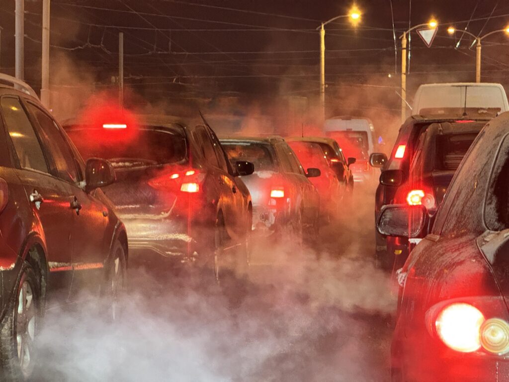 Emisiones de CO2 por sectores en España: cuáles son las actividades que más emiten